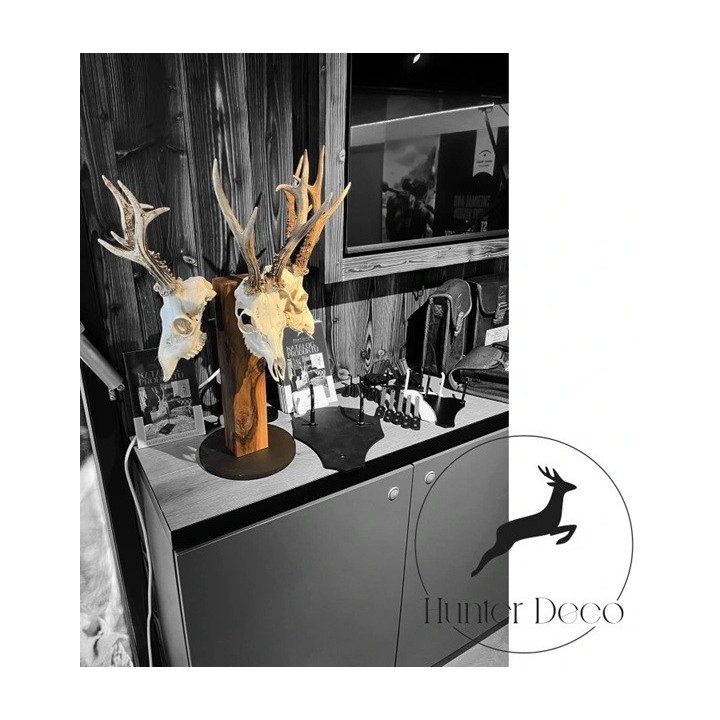 Support trophée piédestal en noyer pour 3 brocards/chamois