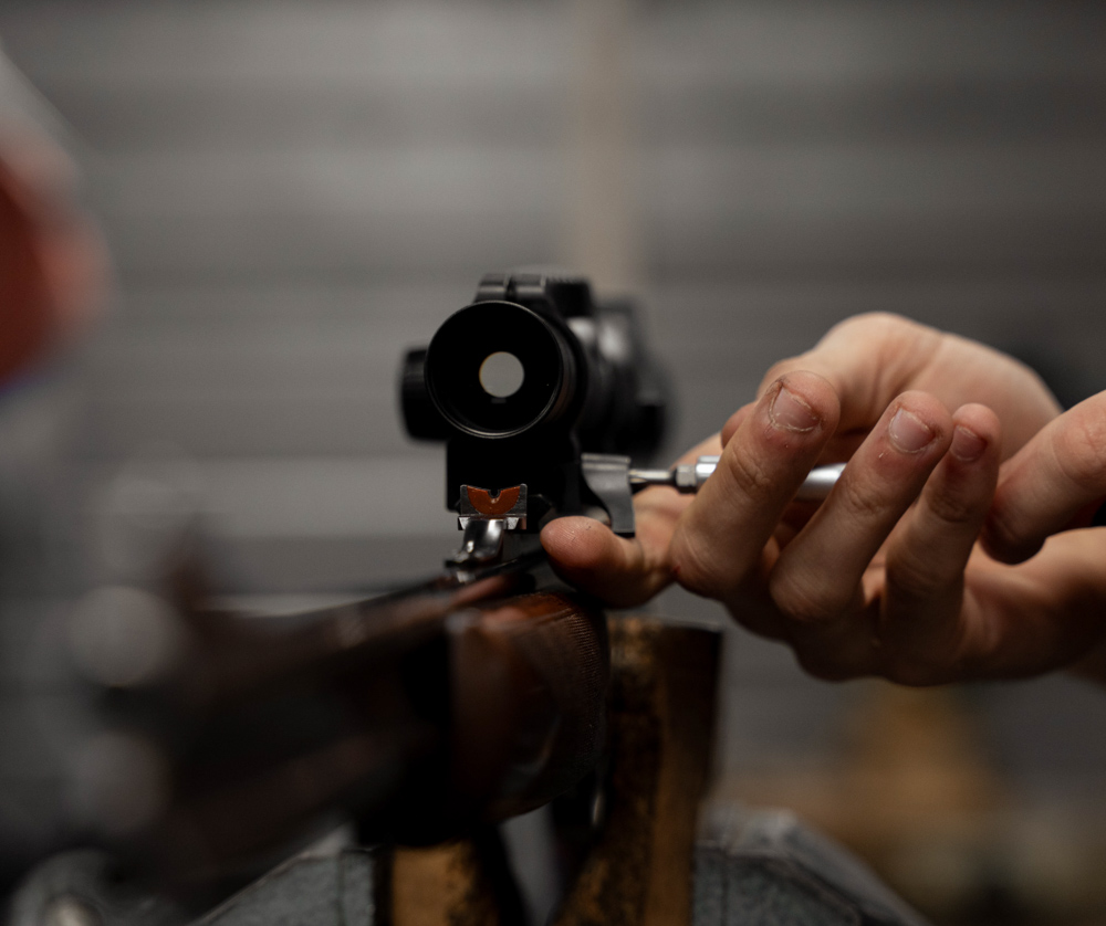 Réparation et maintenance d'armes